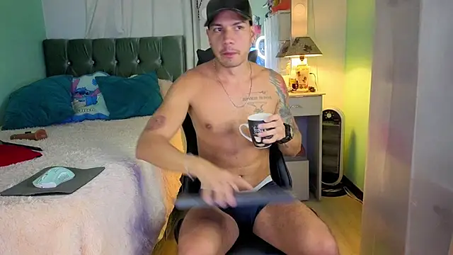 Snapshot of Chrissken chatting on October 2025 11:50:01 PM Chrissken online show from October 2025 11:50:01 PM