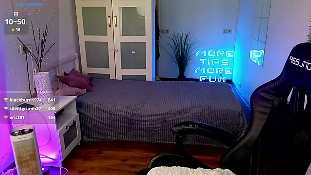 Snapshot of Katy_diamond_ chatting on March 2025 11:06:01 AM Katy diamond online show from March 2025 11:06:01 AM