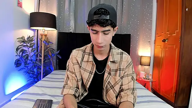 NovaaWheler online show from February 2025 04:42:01 AM