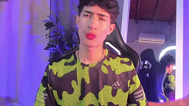 NovaaWheler online show from September 2025 07:04:01 PM