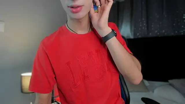 NovaaWheler online show from January 2026 12:20:01 PM