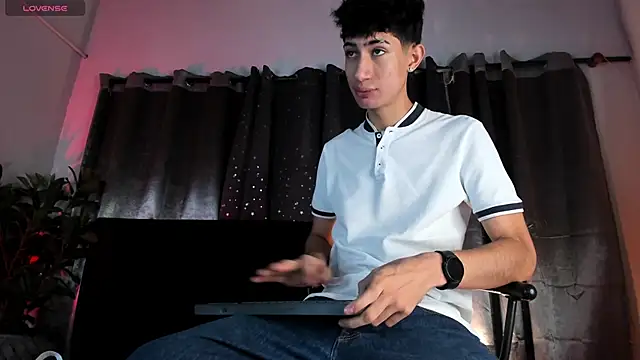 NovaaWheler online show from March 2026 12:01:02 PM