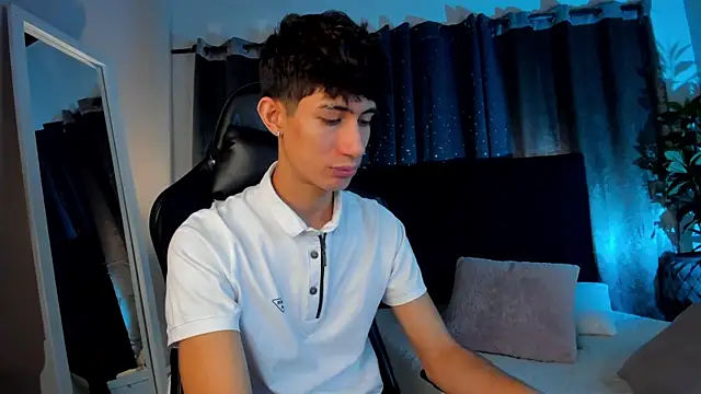 NovaaWheler online show from April 2026 12:27:02 PM