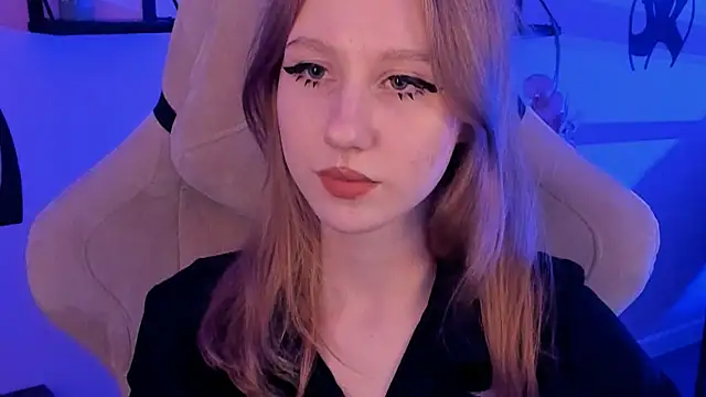 Snapshot of DariaTate chatting on September 2025 11:55:02 AM DariaTate online show from September 2025 11:55:02 AM