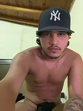 Snapshot of daniel6916 chatting on February 2025 03:57:02 AM daniel6916 online show from February 2025 03:57:02 AM