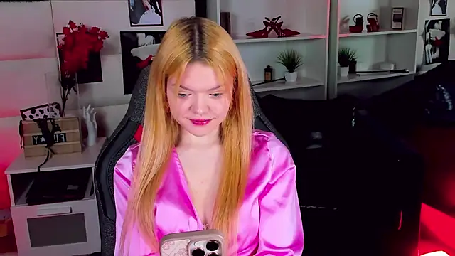 Snapshot of AdeleCartier chatting on February 2025 12:43:01 AM AdeleCartier online show from February 2025 12:43:01 AM