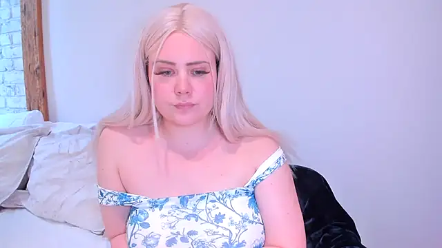 Snapshot of _leana_ chatting on March 2025 09:43:02 PM leana online show from March 2025 09:43:02 PM