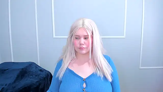  leana  online show from December 2025 06:37:02 PM