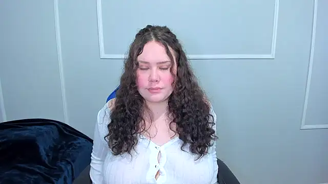 Snapshot of _leana_ chatting on May 2026 05:31:02 PM leana online show from May 2026 05:31:02 PM