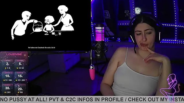 Snapshot of Gamergirl-Linela chatting on February 2025 12:49:01 AM Gamergirl-Linela online show from February 2025 12:49:01 AM