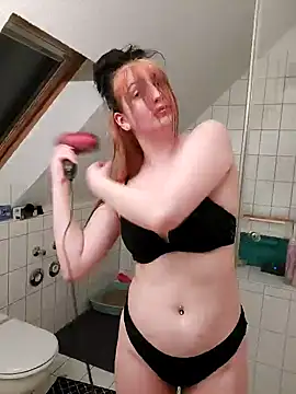 Snapshot of Gamergirl-Linela chatting on February 2025 05:46:02 PM Gamergirl-Linela online show from February 2025 05:46:02 PM