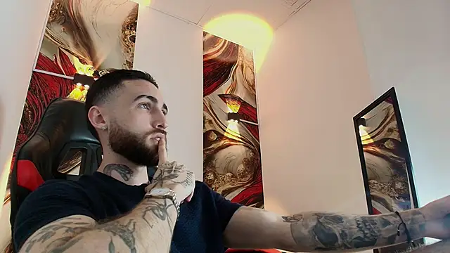 Luke davis01 online show from October 2025 01:24:02 PM