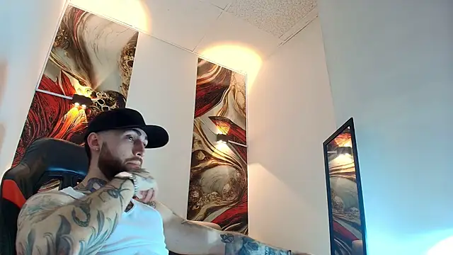 Snapshot of Luke_davis01 chatting on June 2026 01:03:02 PM Luke davis01 online show from June 2026 01:03:02 PM