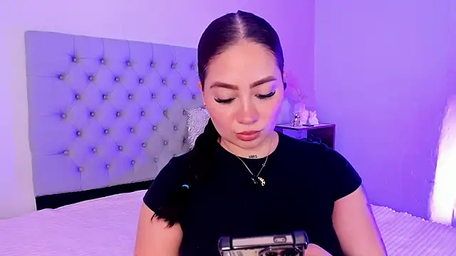 Morgan Wright online show from December 2025 07:33:02 PM