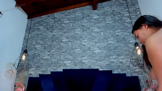 Sophia Brunett online show from March 2026 11:49:01 AM