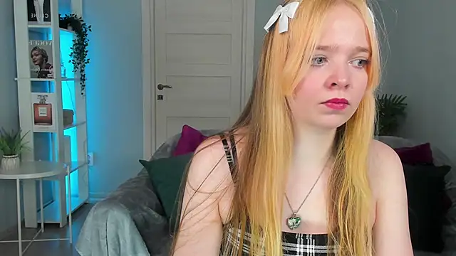 Bellla Murrr online show from February 2025 06:05:02 PM