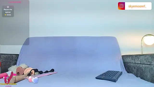 Skye Moore online show from September 2025 12:51:01 PM