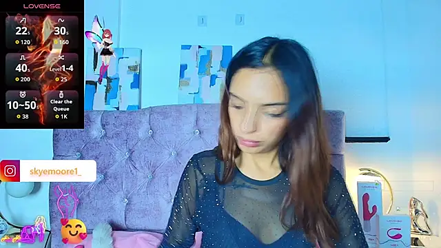 Skye Moore online show from October 2025 06:48:01 PM