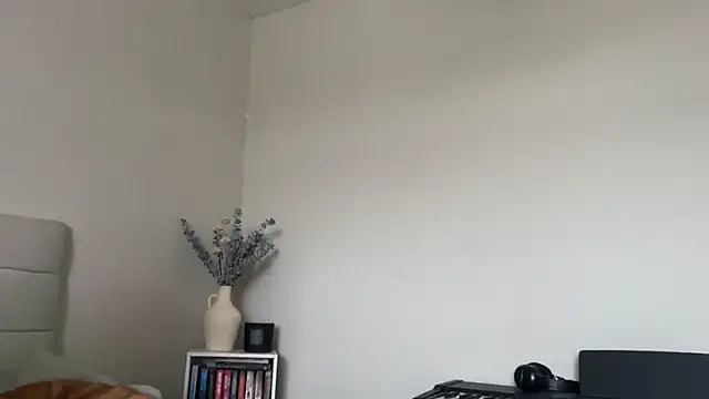 skyejde online show from March 2026 12:40:01 PM