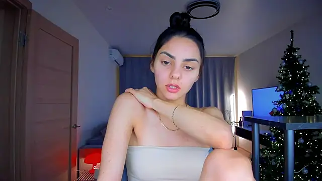 EmiliaZen online show from December 2025 05:43:02 PM