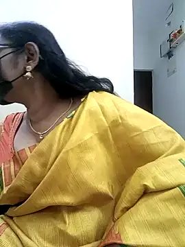 Snapshot of niiveditha chatting on February 2025 07:05:02 PM niiveditha online show from February 2025 07:05:02 PM