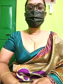 Snapshot of niiveditha chatting on February 2025 04:04:02 PM niiveditha online show from February 2025 04:04:02 PM