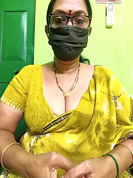 Snapshot of niiveditha chatting on February 2025 01:41:01 PM niiveditha online show from February 2025 01:41:01 PM