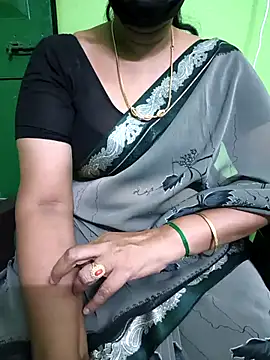 Snapshot of niiveditha chatting on March 2025 01:40:01 PM niiveditha online show from March 2025 01:40:01 PM