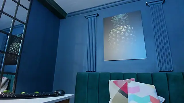 scarlet edwars online show from February 2026 07:09:01 PM