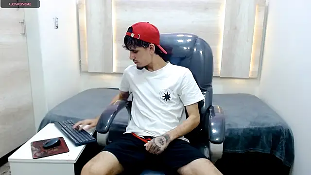 Dirty Kingg online show from February 2025 08:20:02 PM