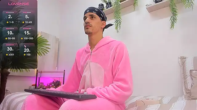 Dirty Kingg online show from October 2025 08:42:01 PM