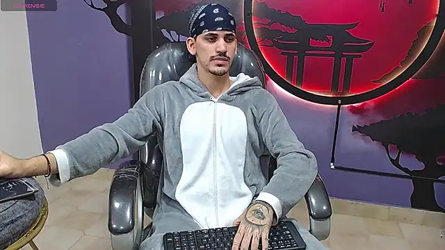 Dirty Kingg online show from October 2025 08:26:01 PM