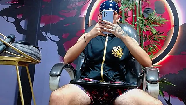 Dirty Kingg online show from November 2025 08:51:01 PM