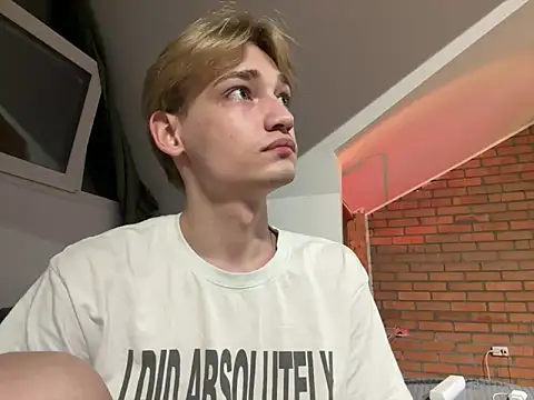 Julian wins online show from March 2025 08:22:01 PM