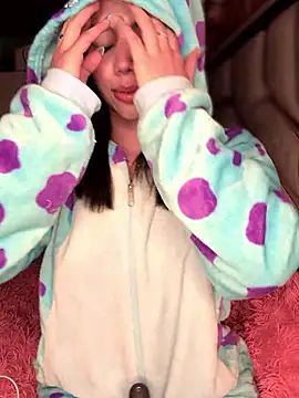 Laura-Khalifa online show from January 2026 06:40:01 AM