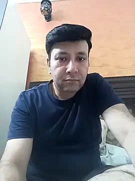 innocentboy1987 online show from May 2026 07:05:02 AM