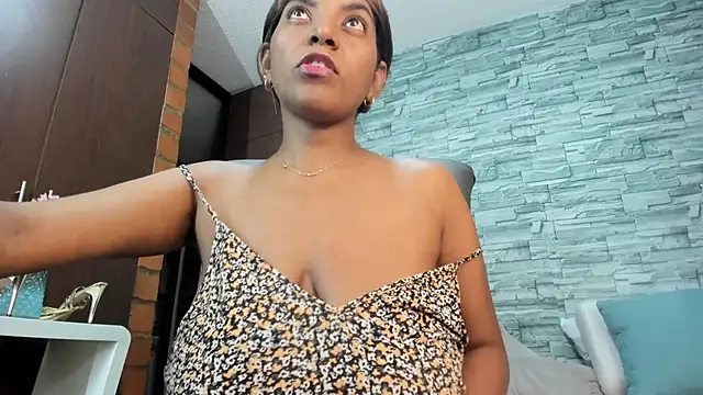 nicollesofia2 online show from March 2025 05:29:02 AM