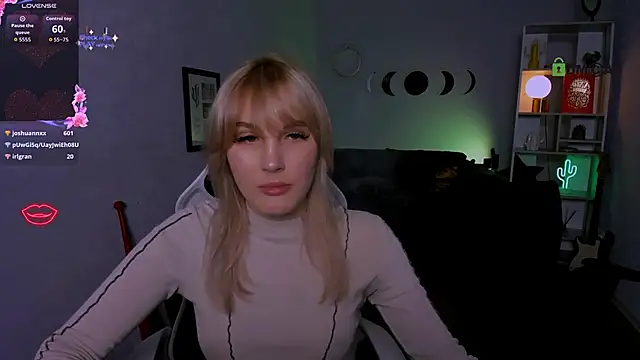 Snapshot of catherine_kitty chatting on October 2025 07:21:01 PM catherine kitty online show from October 2025 07:21:01 PM