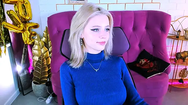 LeonaStane online show from November 2025 05:56:01 PM