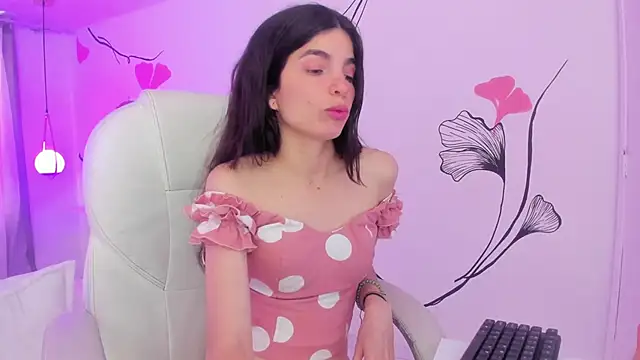 Isabela Fiorelli online show from February 2025 03:10:02 PM