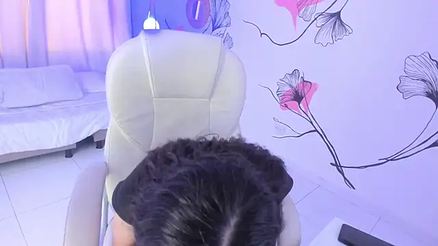 Isabela Fiorelli online show from March 2025 12:35:02 PM