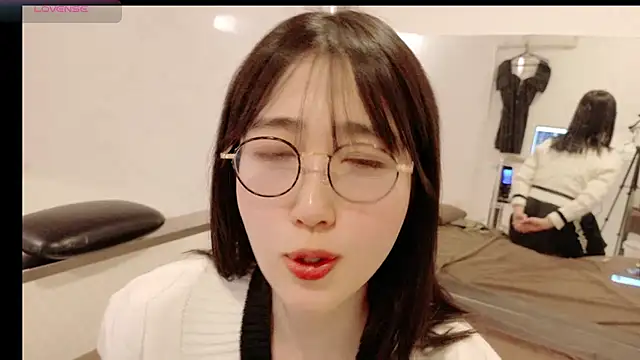 sakura-ch online show from March 2025 01:01:01 PM