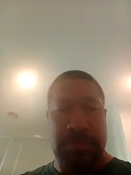 Olly4200 online show from March 2026 01:51:01 AM