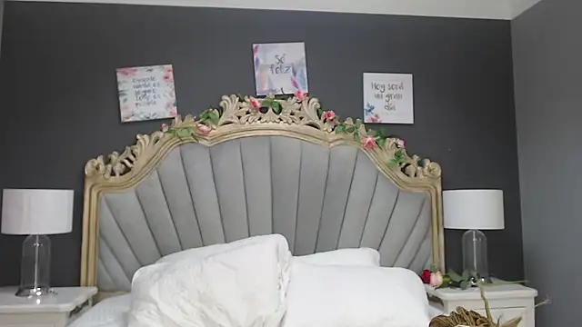 LindaBird online show from February 2025 09:08:02 PM