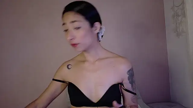 Snapshot of oishii_ambar chatting on September 2025 02:42:01 PM oishii ambar online show from September 2025 02:42:01 PM