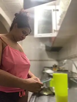 Carola-Ross online show from January 2026 04:22:02 PM