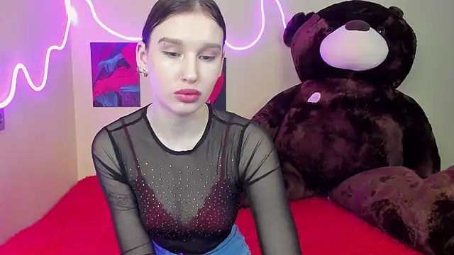 Snapshot of EvelinaLuu chatting on February 2025 02:56:02 AM EvelinaLuu online show from February 2025 02:56:02 AM