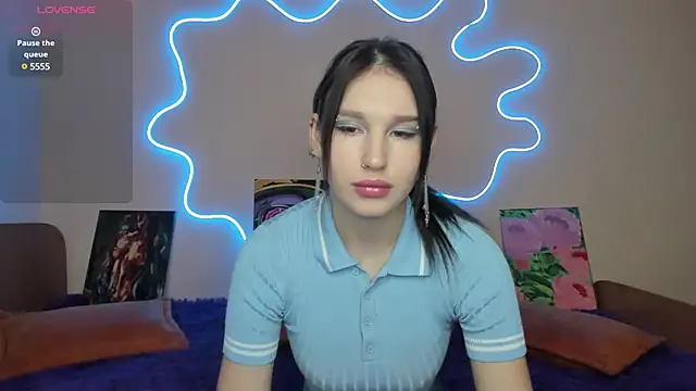 Snapshot of EvelinaLuu chatting on February 2025 01:05:02 AM EvelinaLuu online show from February 2025 01:05:02 AM