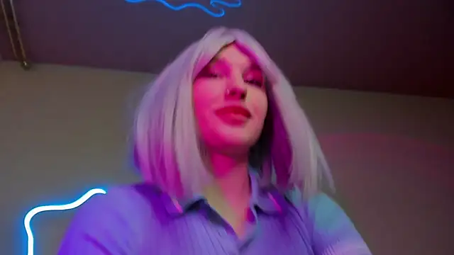 Snapshot of EvelinaLuu chatting on March 2025 07:31:02 AM EvelinaLuu online show from March 2025 07:31:02 AM