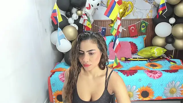Snapshot of Holly_22 chatting on July 2026 11:05:02 AM Holly 22 online show from July 2026 11:05:02 AM